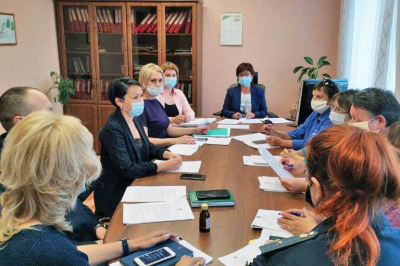 9 июня под председательством заместителя главы Ханты-Мансийского района Татьяны Конкиной состоялось заседание муниципальной комиссии по делам несовершеннолетних и защите их прав