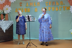 Жители Ханты-Мансийского района отметили День семьи, любви и верности