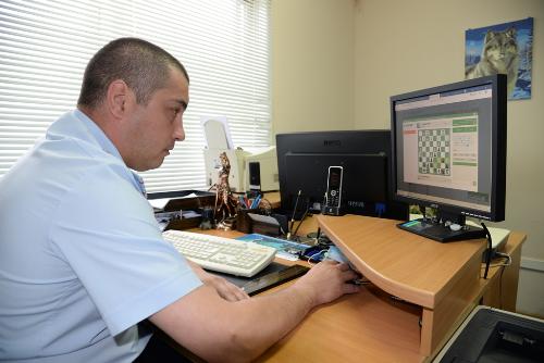 В Ханты-Мансийске военнослужащие и сотрудники Росгвардии приняли участие в онлайн-турнире по шахматам