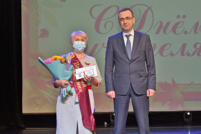 В рамках празднования Дня учителя в Ханты-Мансийском районе состоялось чествование педагогов
