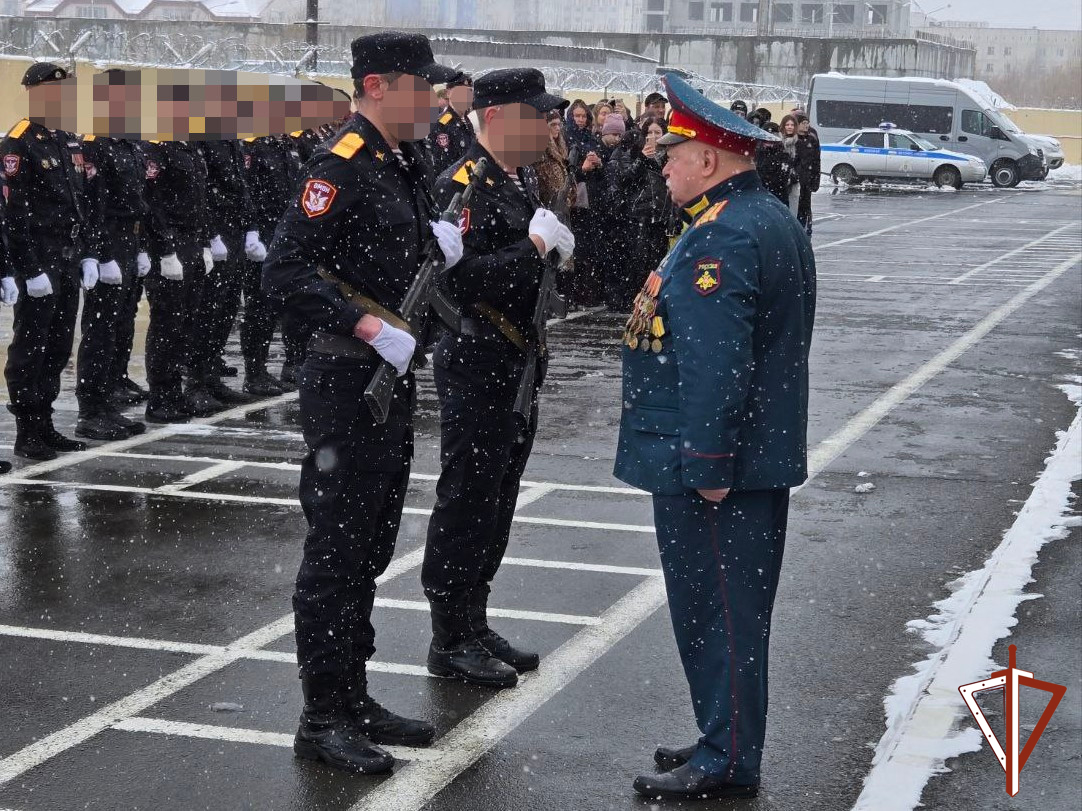 На базе сургутского ОМОН состоялся день открытых дверей, посвященный 11-летию спецподразделения