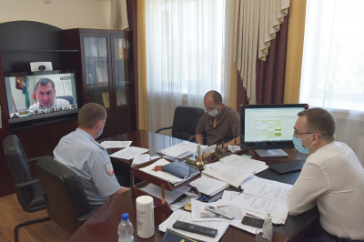 Сегодня глава района Кирилл Минулин провел очередное заседание оперативного штаба Ханты-Мансийского района по предупреждению завоза и распространения коронавирусной инфекции