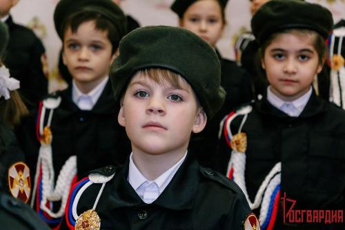 Офицеры ведомства в Югре приняли участие в церемонии посвящения подшефных школьников в кадеты Росгвардии