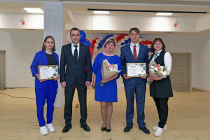 25 июня в Ярках состоялась торжественная встреча главы Ханты-Мансийского района Кирилла Минулина с выпускниками 2022 года, получившими аттестаты с отличием, проявившими выдающиеся способности в учебе