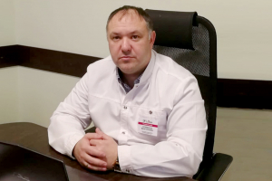 Врио главного врача Ханты-Мансийской районной больницы Марат Сулейманов рассказал об общих закономерностях, связывающих респираторные инфекции, а также о методах профилактики