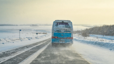 Вниманию водителей! Департамент дорожного хозяйства и транспорта Югры рекомендует не выезжать за пределы населенных пунктов при температуре воздуха ниже –40°C