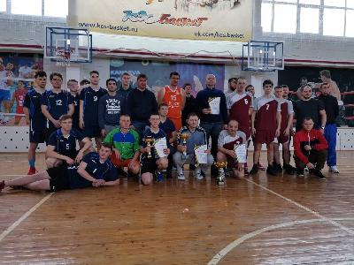 Депутаты Думы Ханты-Мансийского района приняли участие в чемпионате по баскетболу среди мужских команд