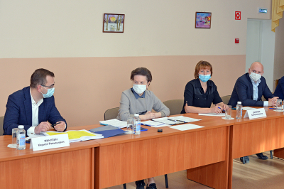 9 октября губернатор Югры Наталья Комарова встретилась с депутатами думы Ханты-Мансийского района седьмого созыва