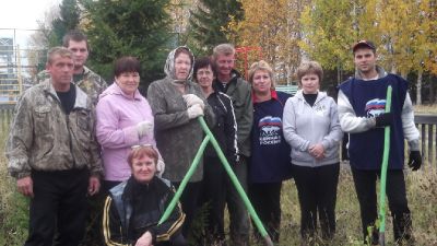Акция «Осенние древонасаждения» прошла 16 сентября в сельском поселении Кедровый и была организована по инициативе  Кедровского лесничества.