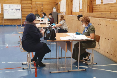 В 8.00 в Ханты-Мансийском районе начали работу 30 избирательных участков