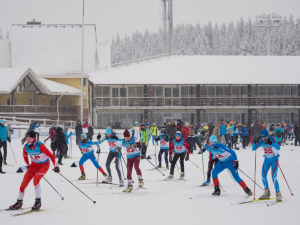 Лыжники детско-юношеской спортивной школы Ханты-Мансийского района приняли участие в «Рождественской гонке»