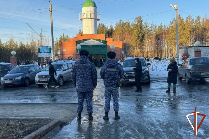 В Югре росгвардейцы обеспечили безопасность проведения мусульманского праздника Ураза-Байрам