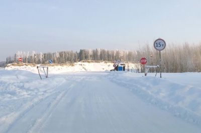 Внимание: ограничение движения транспортных средств массой более 15 тонн!