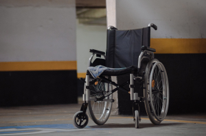 Дополнительные выходные для ухода за детьми-инвалидами: новая форма заявления от Минтруда