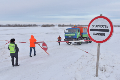 В Ханты-Мансийском районе идет обустройство более 382 километров зимних автомобильных дорог, ледовых переправ – 7 километров, готовность – 13%