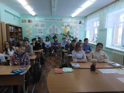 В средней школе села Нялинское состоялся «День молодого избирателя»