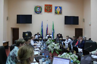 Руководитель фракции «ЕДИНАЯ РОССИЯ» в окружном парламенте провела рабочую встречу с членами депутатской фракции Думы Ханты-Мансийского района.