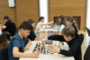 21 марта в Югорской шахматной академии состоялся муниципальный этап шахматного турнира среди обучающихся Ханты-Мансийского района