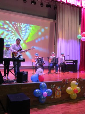 7 марта в сельском доме культуры п. Выкатной состоялся праздничный концерт