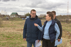 26 мая в ходе рабочей поездки в Ханты-Мансийский район губернатор Югры Наталья Комарова оценила эффективность проведенной работы по устранению угрозы подтопления села Батово