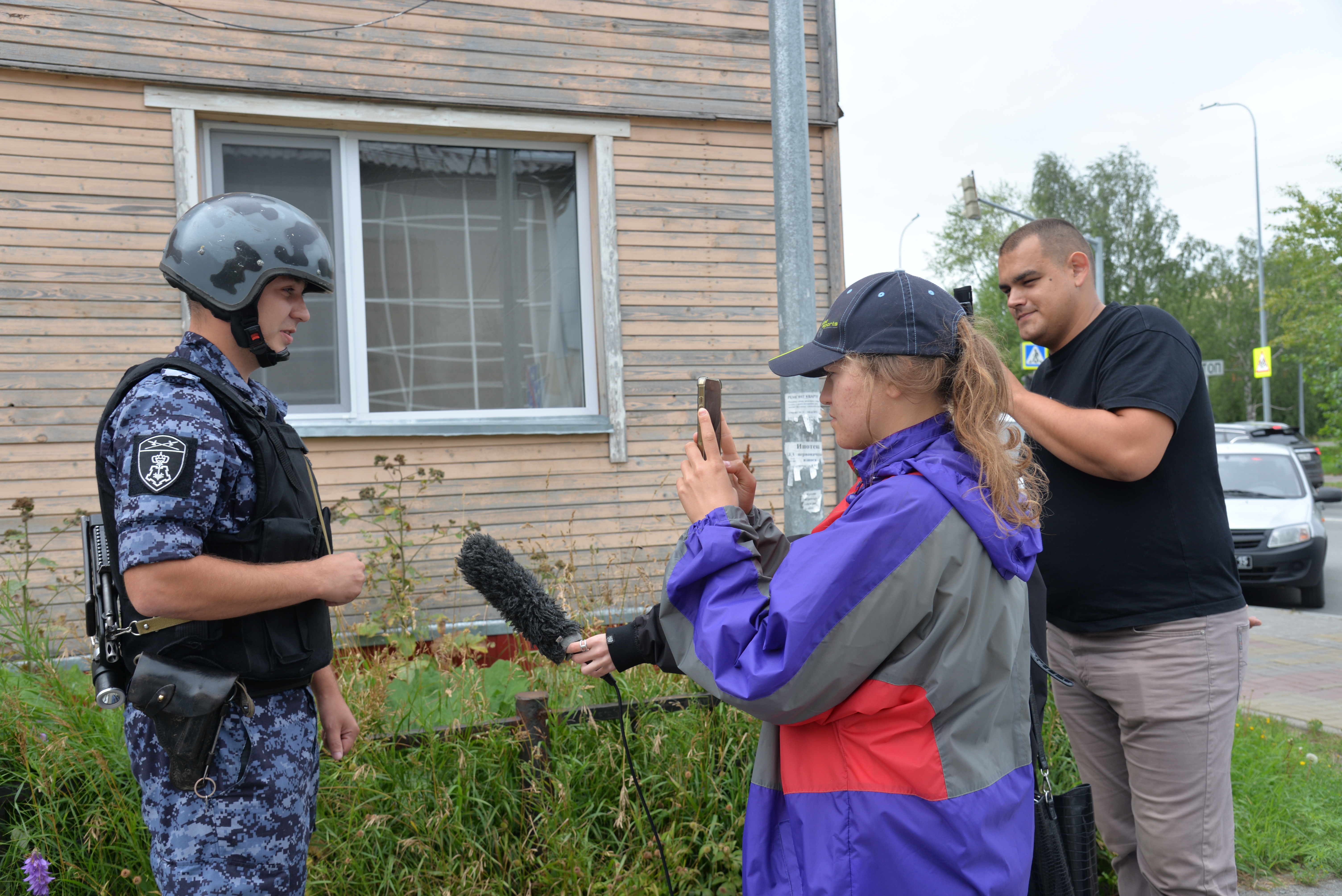 Росгвардия показала журналистам, как работает группа задержания при поступлении сигнала «Тревога» с охраняемого объекта 