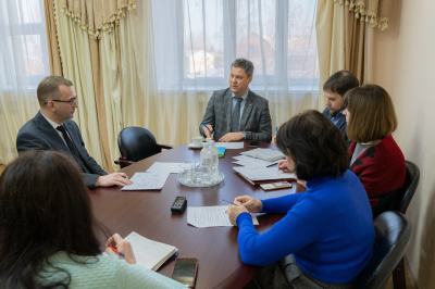 Глава Ханты-Мансийского района Кирилл Минулин провел рабочую встречу с директором Центрального офиса в Ханты-Мансийске банка «ВТБ» Петром Суворовым