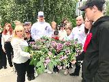 Депутаты Думы района приняли участие в акции "Свеча памяти", а также возложили цветы в честь памяти о погибших