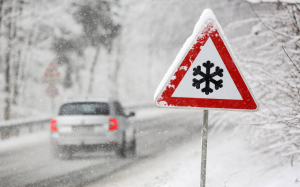 Внимание! 25 марта в Югре ожидаются сильный снегопад, метель, сильный ветер порывами 15–20 м/с, на дорогах снежные заносы