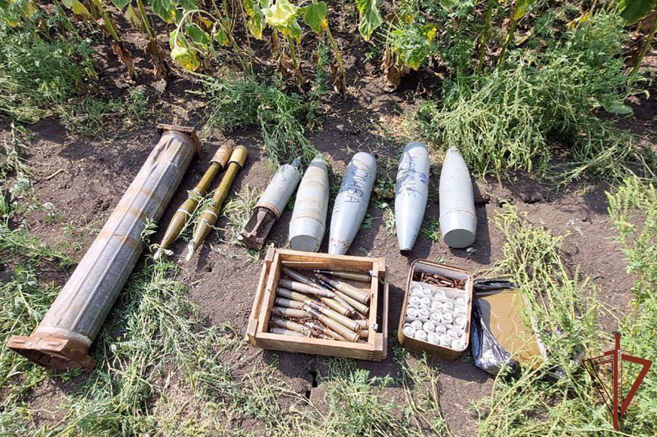 Росгвардейцы нашли схрон с артиллерийскими и танковыми снарядами в ДНР 