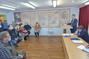 На рабочих встречах в населенных пунктах глава Ханты-Мансийского района Кирилл Минулин обсуждает с представителями общественности стратегию развития сельских поселений