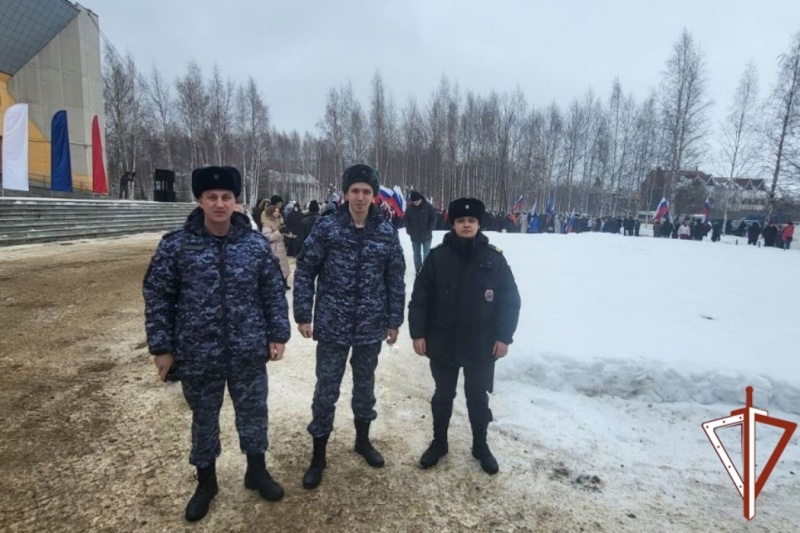 В Югре сотрудники Росгвардии обеспечили безопасность празднования воссоединения Крыма с Россией