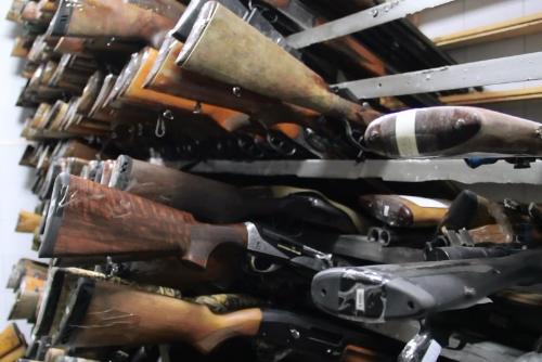 В Югре сотрудники лицензионно-разрешительной работы Росгвардии выявили и пресекли факт незаконной продажи огнестрельного оружия