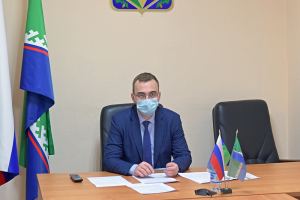 Глава Ханты-Мансийского района представил губернатору Югры план подготовки к новогодним праздникам