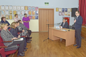 Глава Ханты-Мансийского района Кирилл Минулин принял участие в собраниях граждан в Тюлях и Выкатном