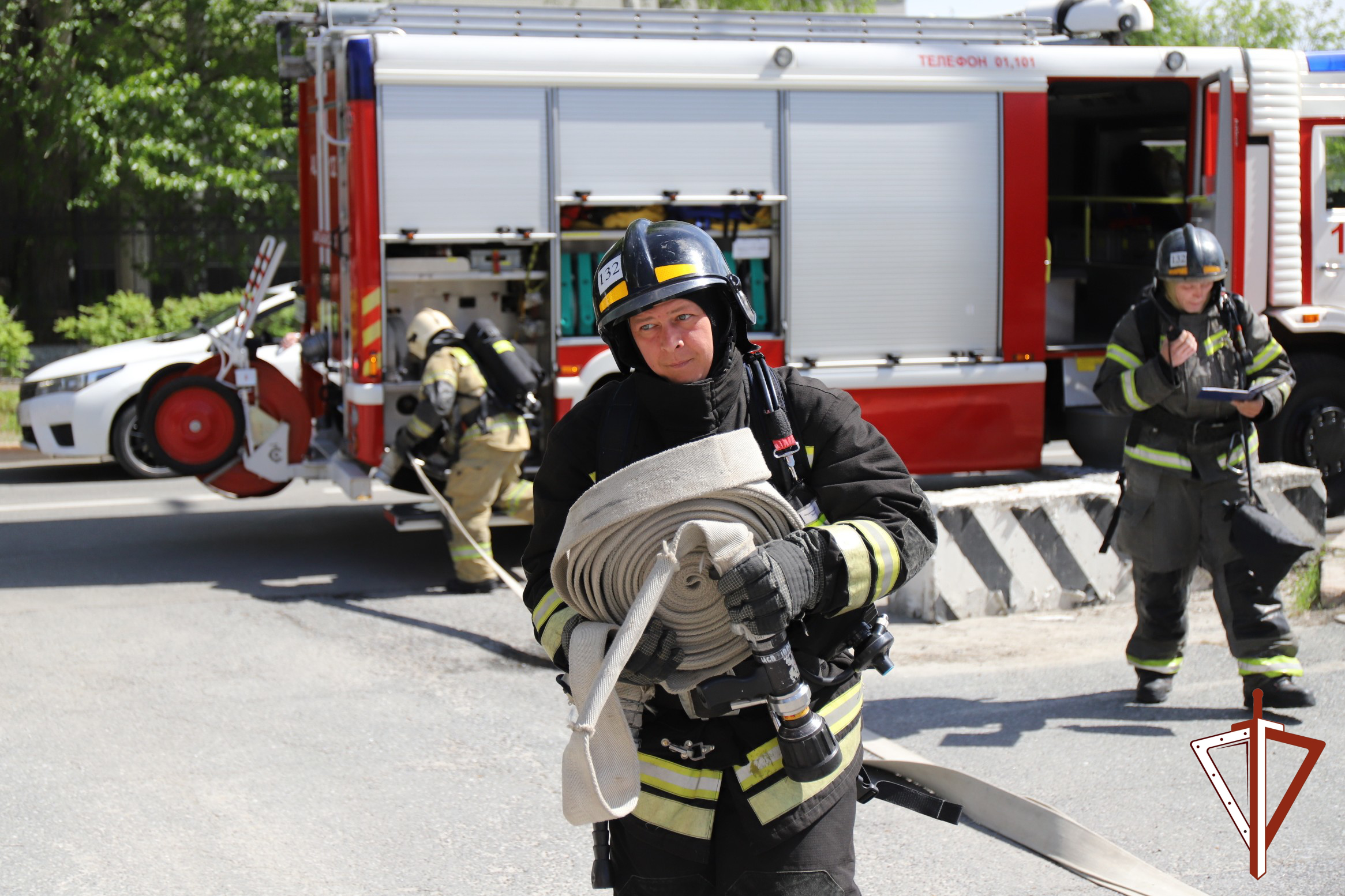 Росгвардия и МЧС в Югре отработали действия по ликвидации пожара на собственном объекте