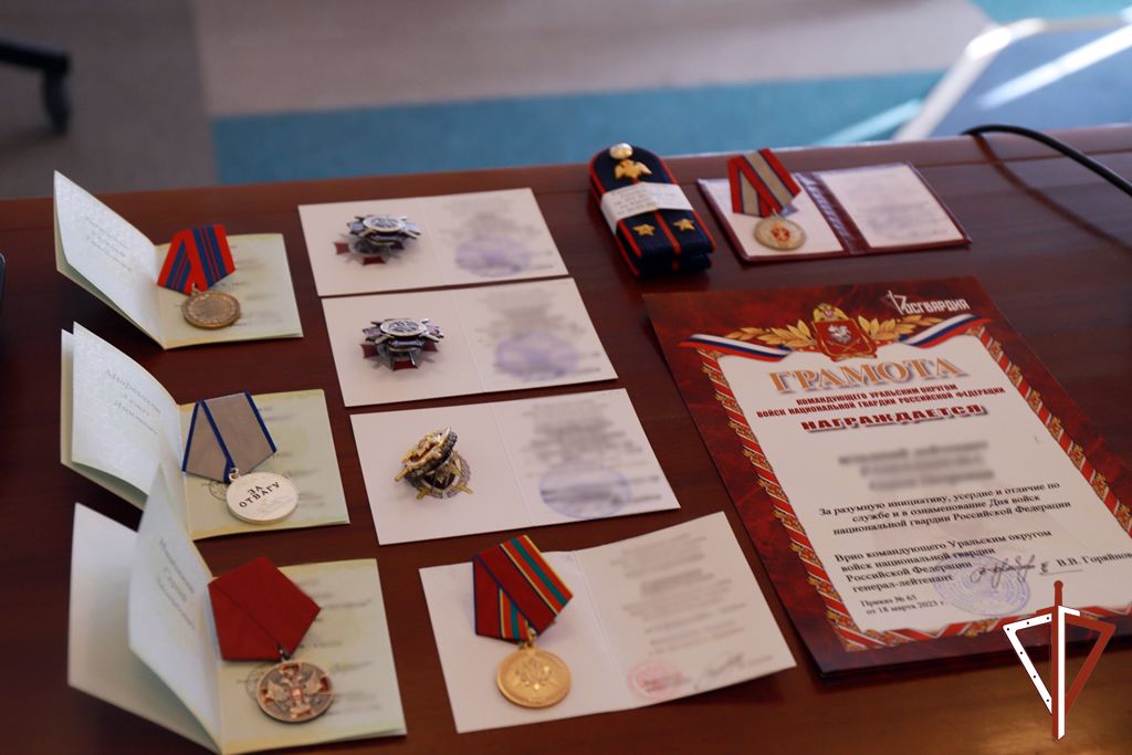 В столице Югры наградили отличившихся военнослужащих, сотрудников и гражданских служащих Росгвардии