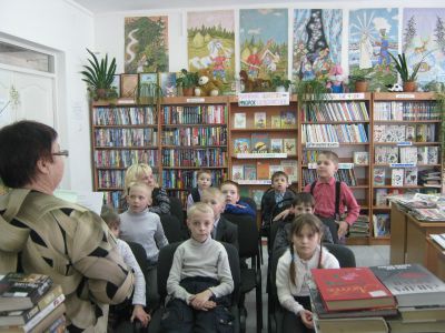 13 марта  в сельской библиотеке п.Красноленинский состоялся библиотечный урок «Знакомство с библиотекой» для учеников 1 класса.
