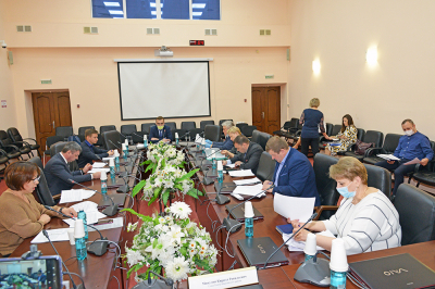Глава Ханты-Мансийского района Кирилл Минулин провел заседание оперативного штаба по борьбе с коронавирусной инфекцией