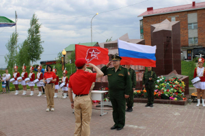 27 мая в Аллее славы в Горноправдинске состоялась торжественная церемония вступления в ряды всероссийского детско-юношеского военно-патриотического движения «Юнармия»