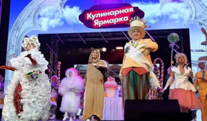 В минувшие выходные 154 школьника Ханты-Мансийского района посетили мюзикл «Новогоднее приключение на Карамельной фабрике»