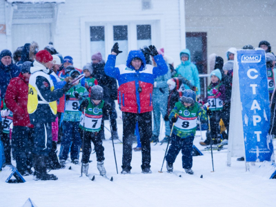 Лыжники детско-юношеской спортивной школы Ханты-Мансийского района приняли участие в «Рождественской гонке»