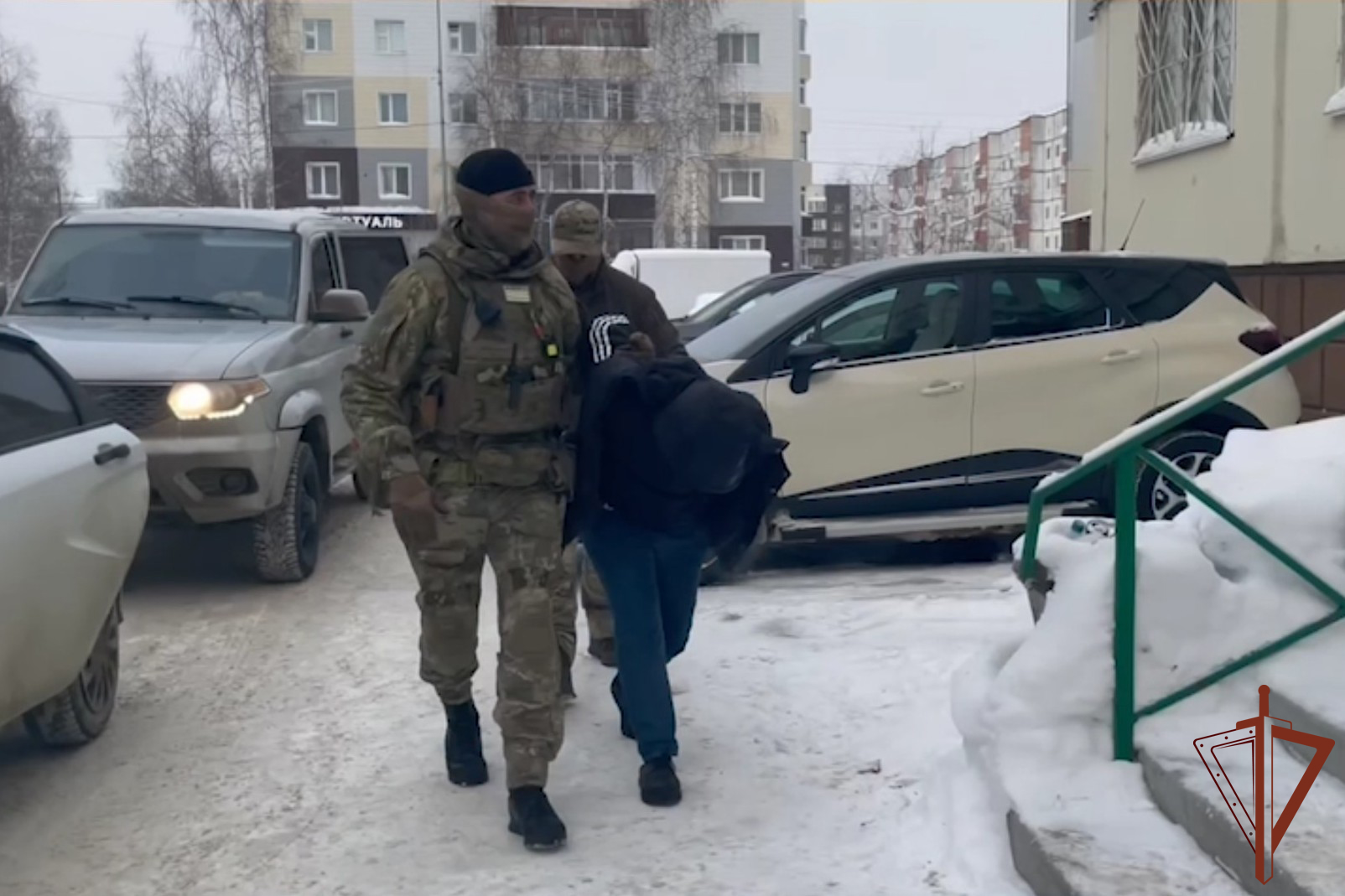 При силовой поддержке СОБР Росгвардии в Югре задержаны подозреваемые в серии вымогательств