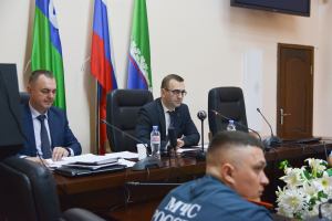 18 мая глава Ханты-Мансийского района Кирилл Минулин провел очередное заседание оперативного штаба по пожарной безопасности с главами сельских поселений