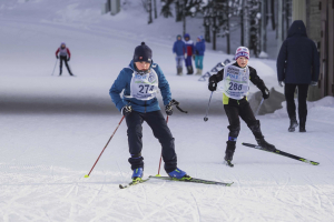 Воспитанники спортивной школы Ханты-Мансийского района приняли участие в забеге «Лыжня России-2022»