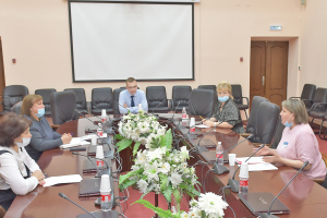 11 июня под председательством главы Ханты-Мансийского района Кирилла Минулина состоялось заседание межведомственной комиссии по охране труда Ханты-Мансийского района