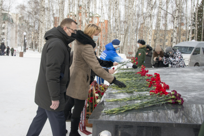Глава Ханты-Мансийского района Кирилл Минулин принял участие в торжественных мероприятиях, посвященных Дню защитника Отечества