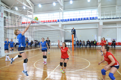 Уважаемые земляки!﻿﻿ Поздравляю вас с праздником, объединяющим всех сторонников спорта и здорового образа жизни независимо от возраста и профессии, – с Всероссийским днем физкультурника!