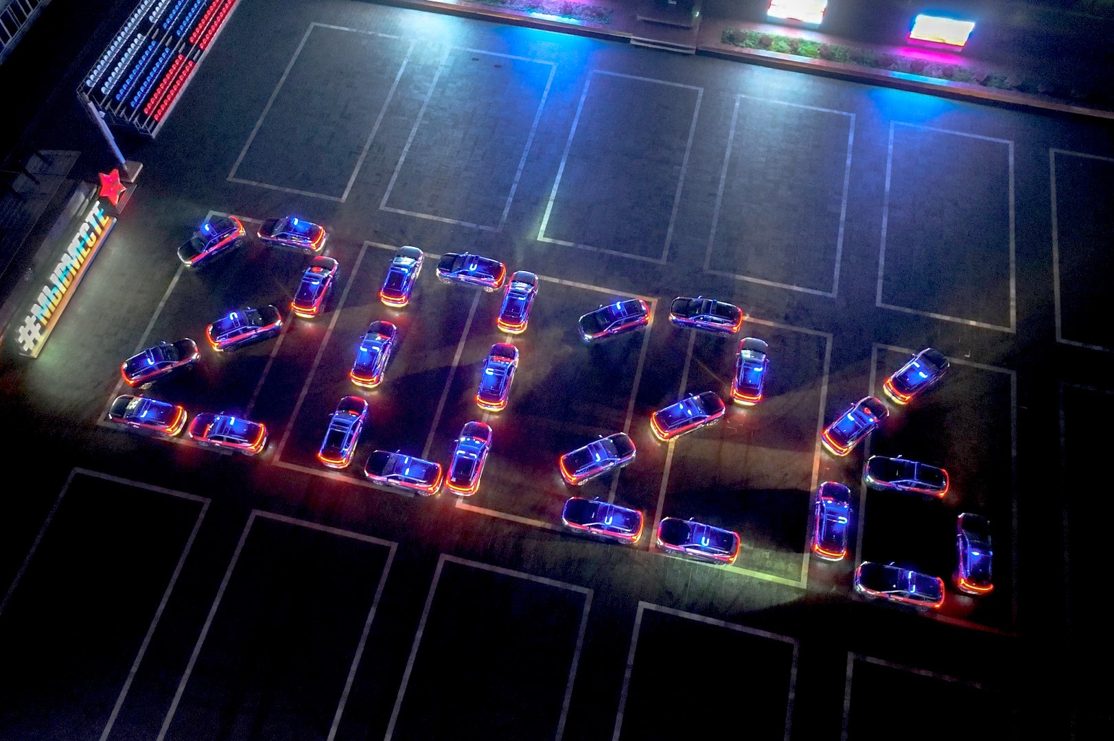 В Югре сотрудники вневедомственной охраны Росгвардии приняли участие во флешмобе единства народов России