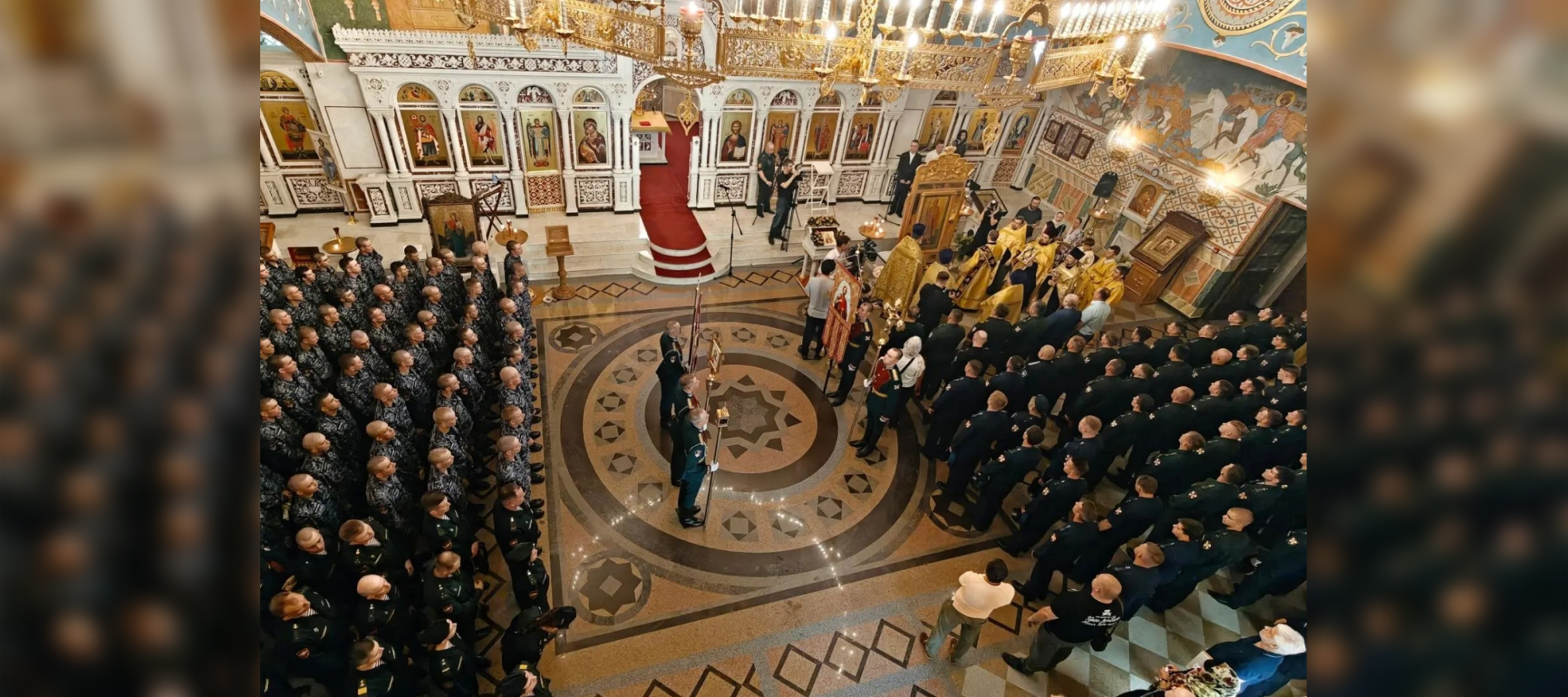 В День Крещения Руси в Князь-Владимирском храме – Главном храме Росгвардии состоялся праздничный молебен с крестным ходом