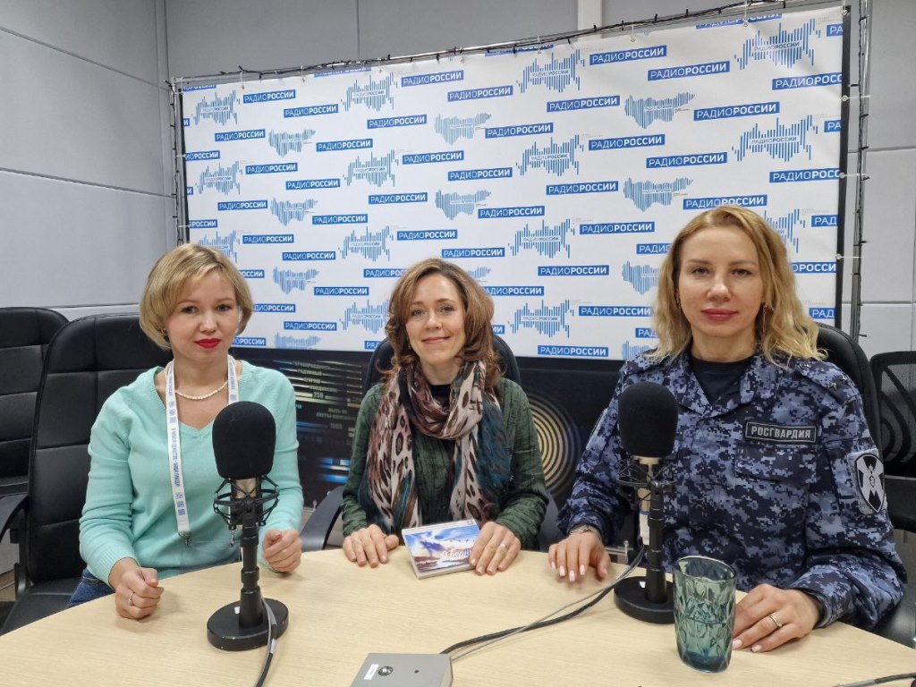 В Югре Росгвардия рассказала об открытии выставки акварельных картин «Я вернусь» художника Юлии Виноградовой